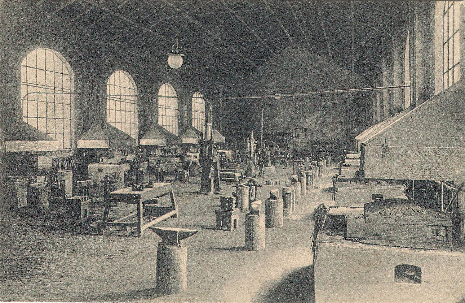 FP.AGM. Fucina reparto fabbri ant 1929